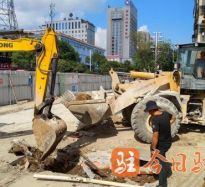 回族少妇啊啊啊视频在线观看高温下的坚守｜道路建设者用汗水铺就畅通路